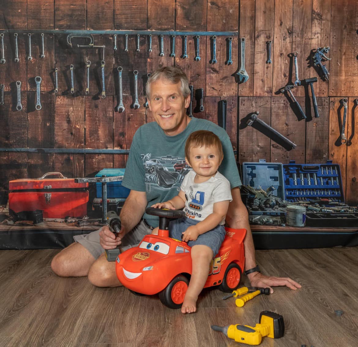 Kate Tool shelf against a table vintage garage Backdrop for boy/Father's Day - Kate Backdrop AU