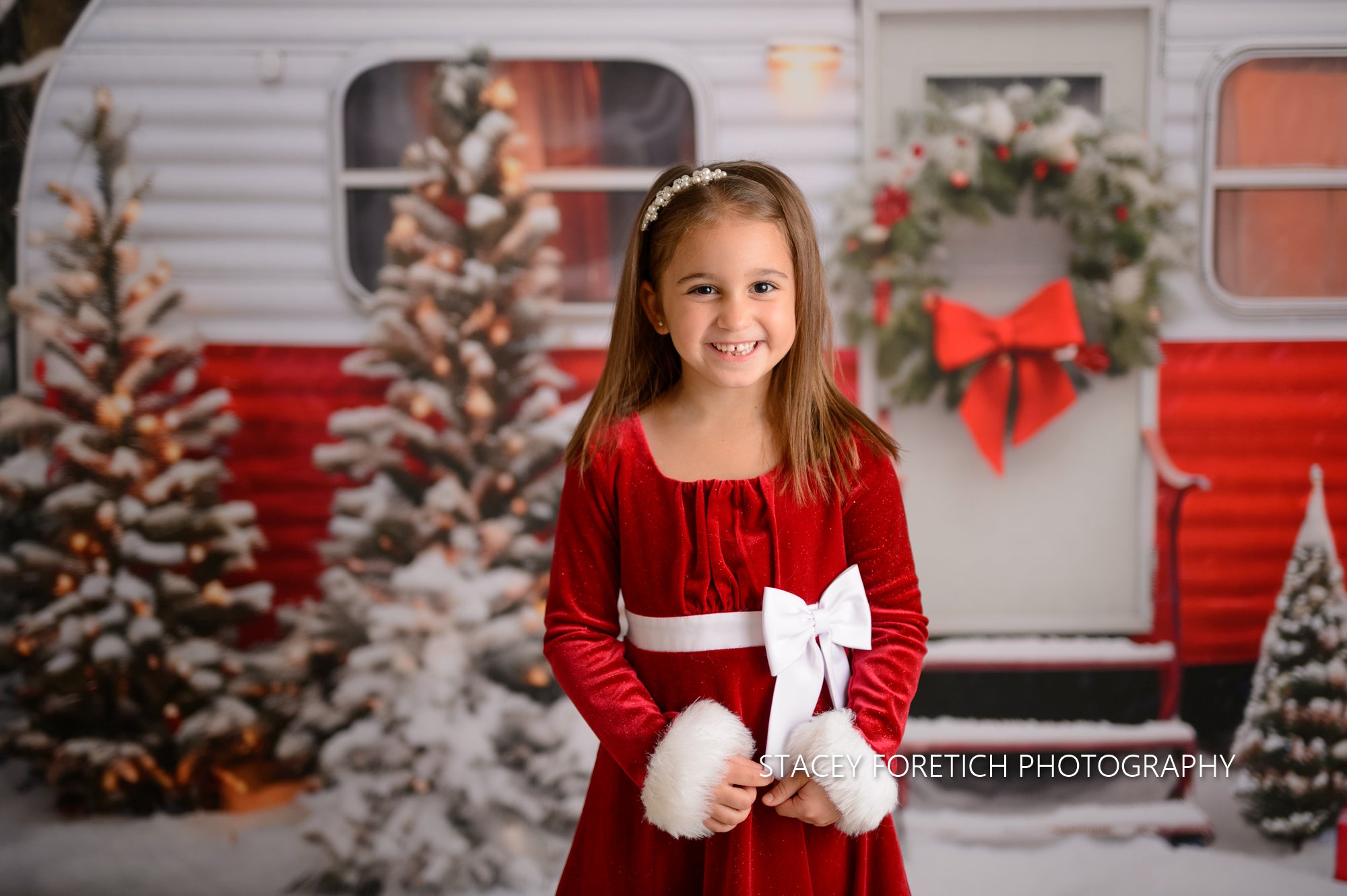 Kate Christmas Red Camping Car with Snow Tree Backdrop for Photography