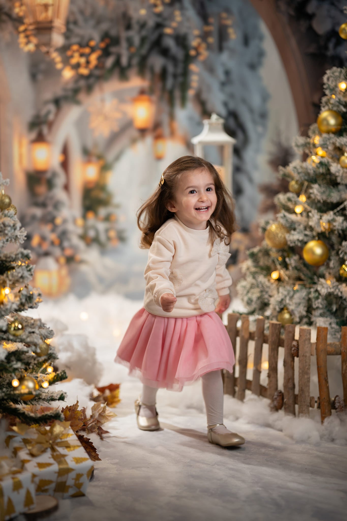 Kate Winter Retro White Flower Christmas Arch Hallway Backdrop+Winter White Snow Floor Backdrop