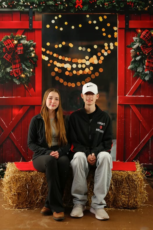 Kate Red Christmas Wooden Door Backdrop Designed by Emetselch