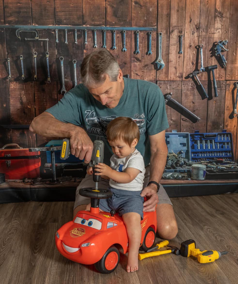 Kate Tool shelf against a table vintage garage Backdrop for boy/Father's Day - Kate Backdrop AU