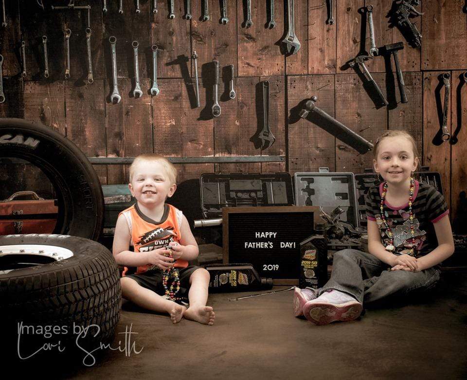 Kate Tool shelf against a table vintage garage Backdrop for boy/Father's Day - Kate Backdrop AU